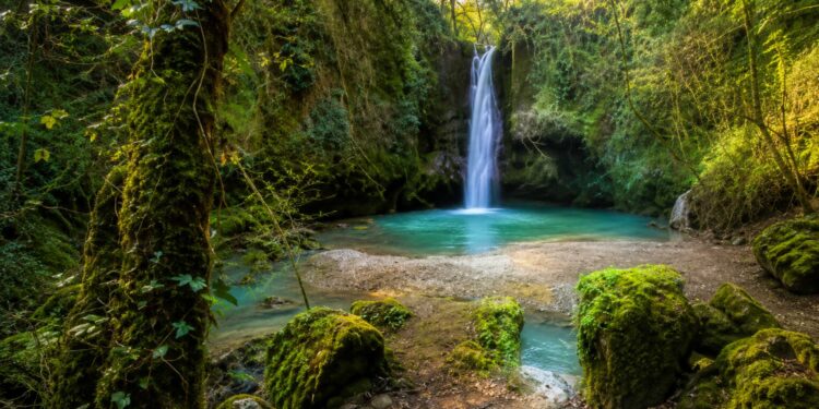 3 cascate da non perdere in primavera 2026 nella provincia di Viterbo