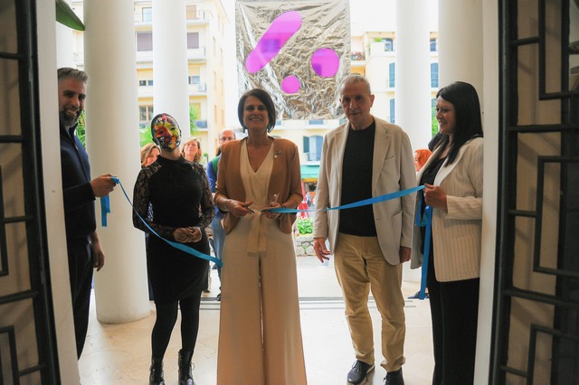 A Villa Fiorentino inaugura "Turning to the light": mostra