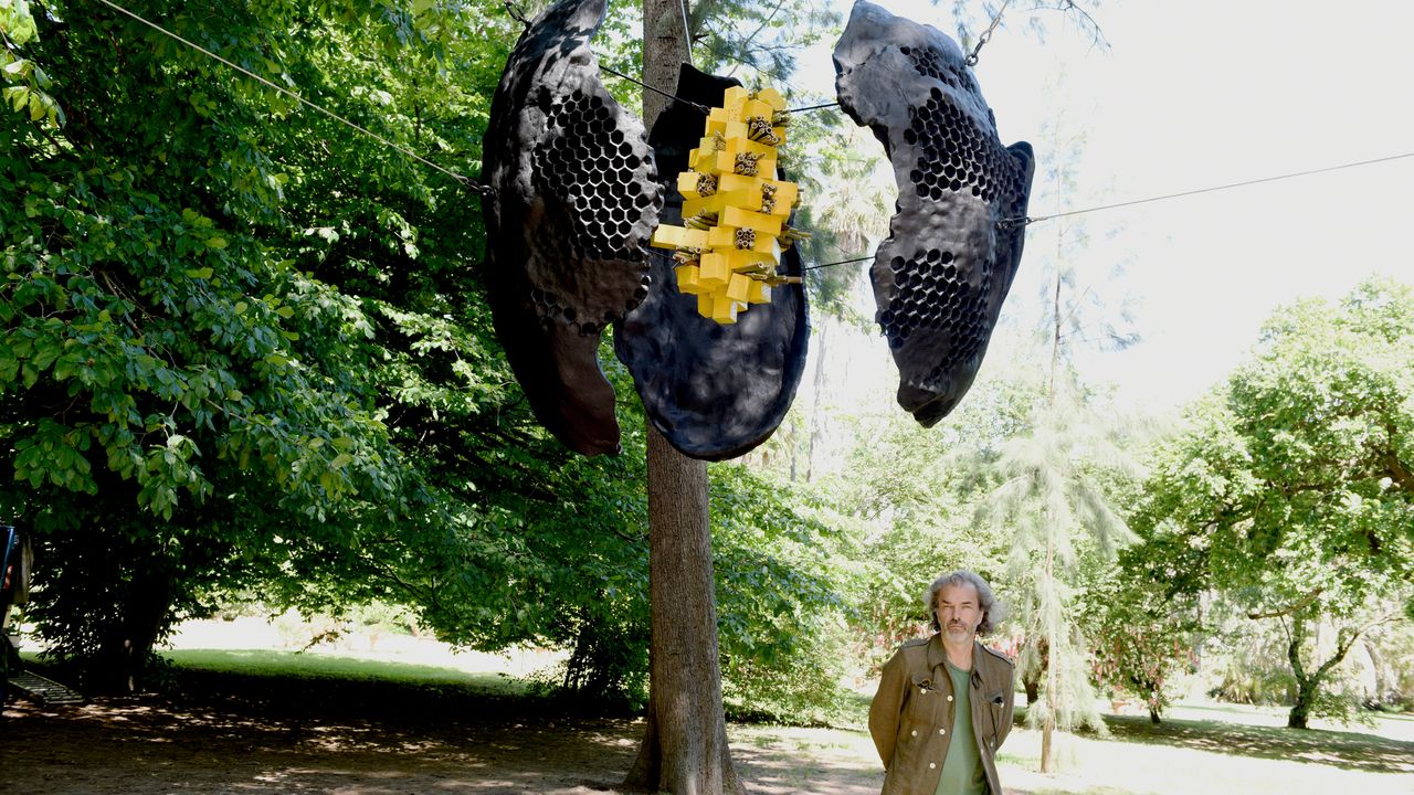 API-LOGO: l’alveare monumentale di Cyril de Commarque all’Orto Botanico