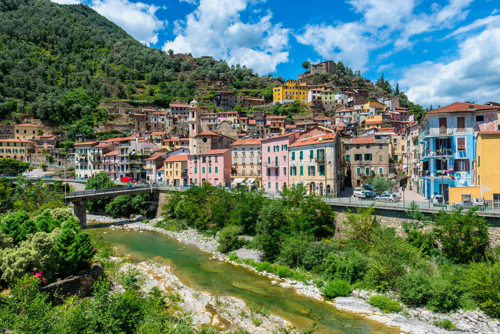 Badalucco, il borgo dipinto della Valle Argentina