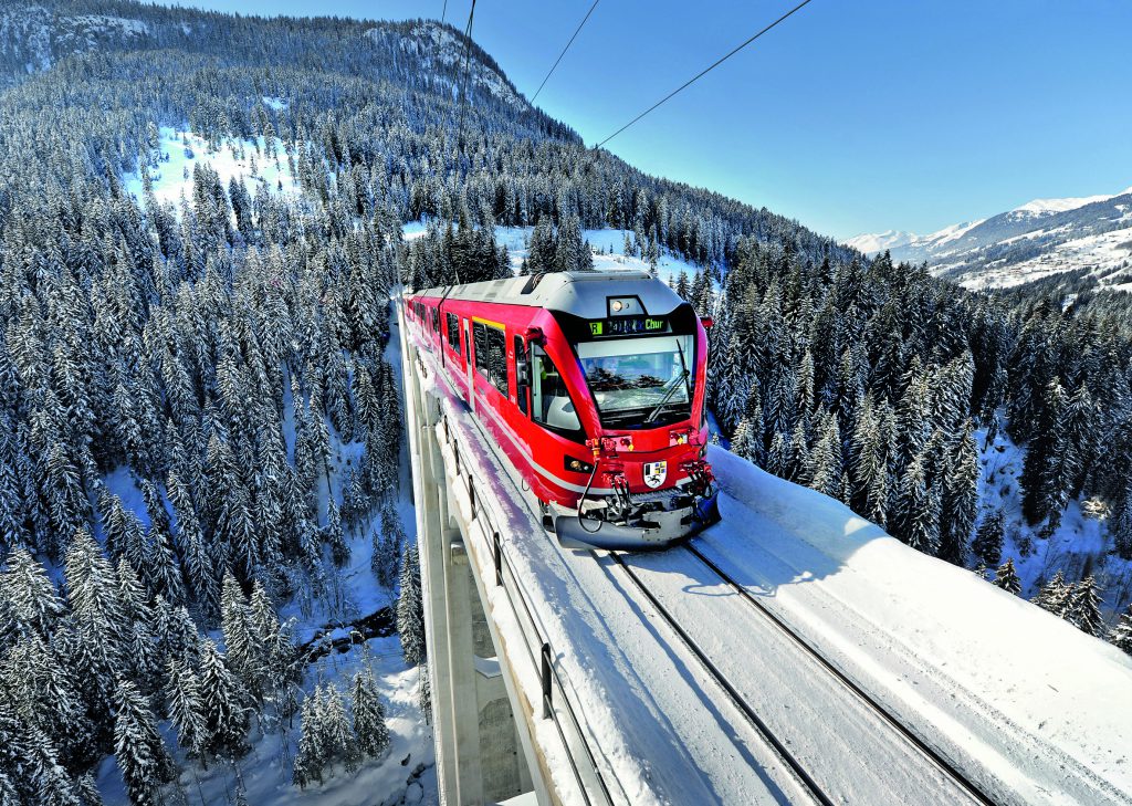 Bernina Express, un viaggio panoramico tra le alpi Italo-Svizzere