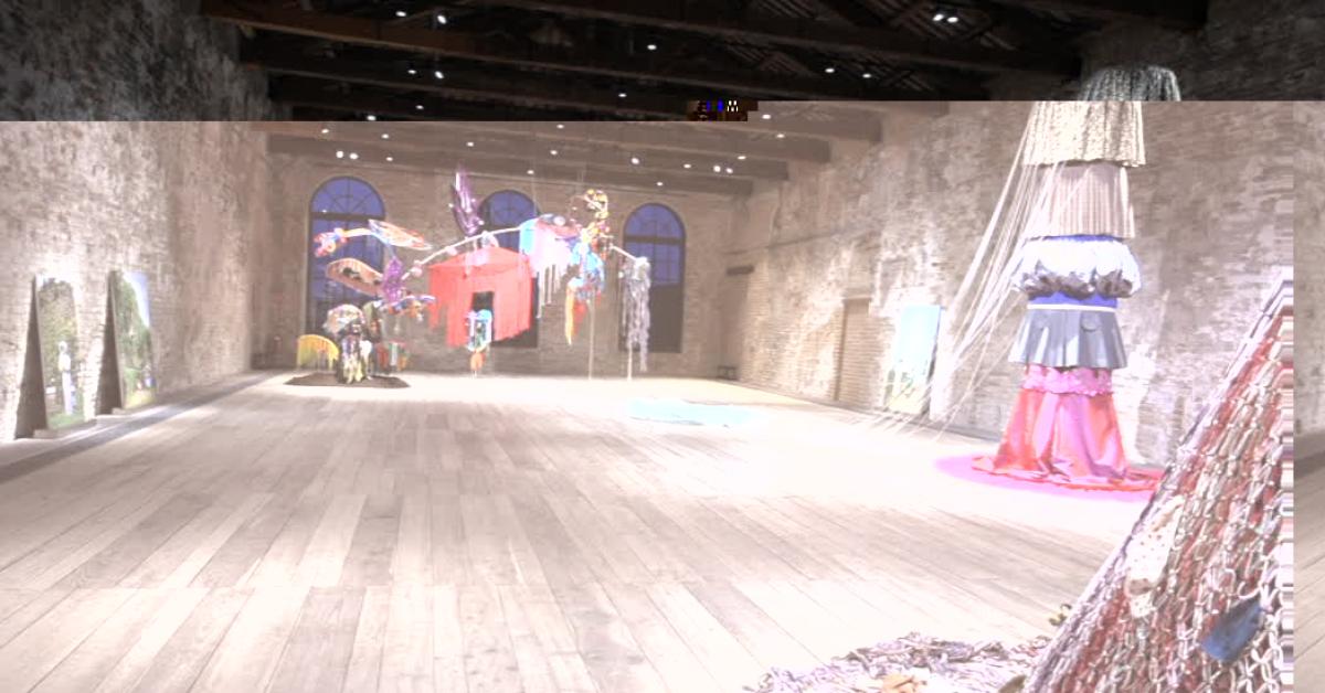 Biennale Arte 2026: «Un bacio sugli occhi» di Nilbar Güreş al