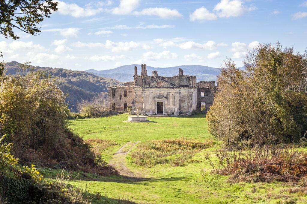 Borghi abbandonati: la città fantasma di Monterano