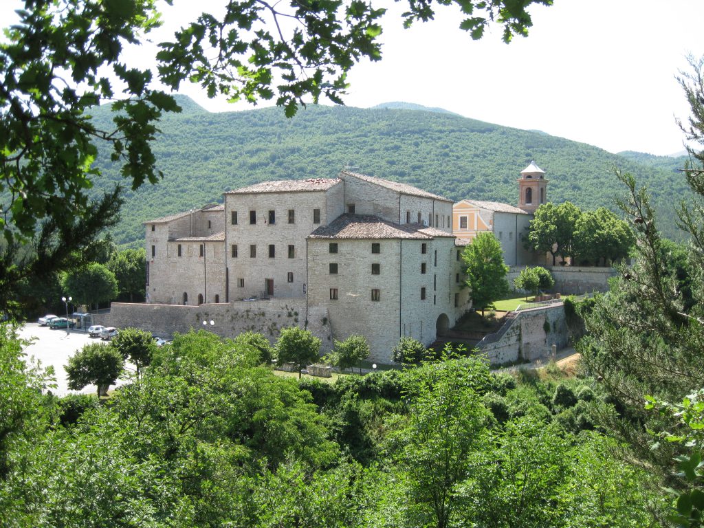 Borgo di Genga - il cuore delle Marche