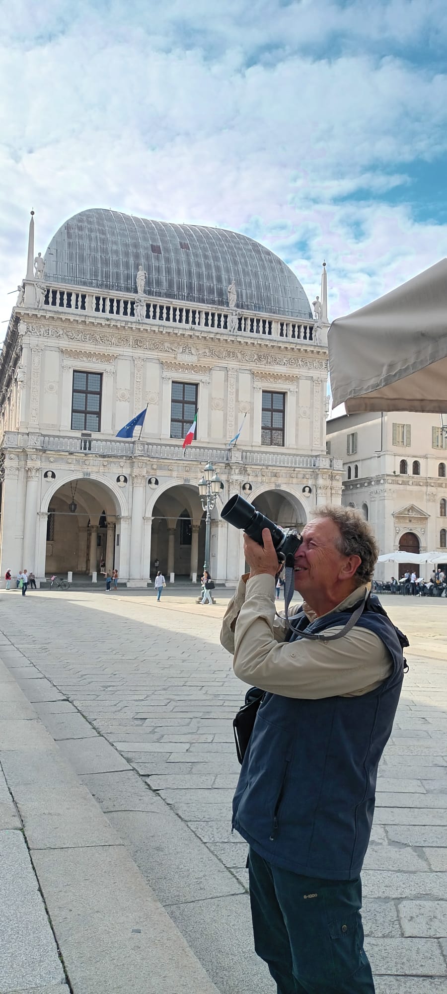 Caporedattore di National Geographic Historia Olanda visita i siti