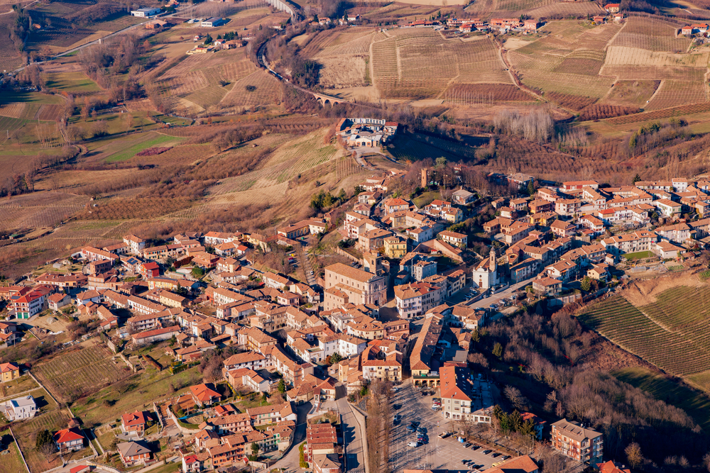 Castagnole delle Lanze: dove i vigneti segnano lo scorrere del tempo