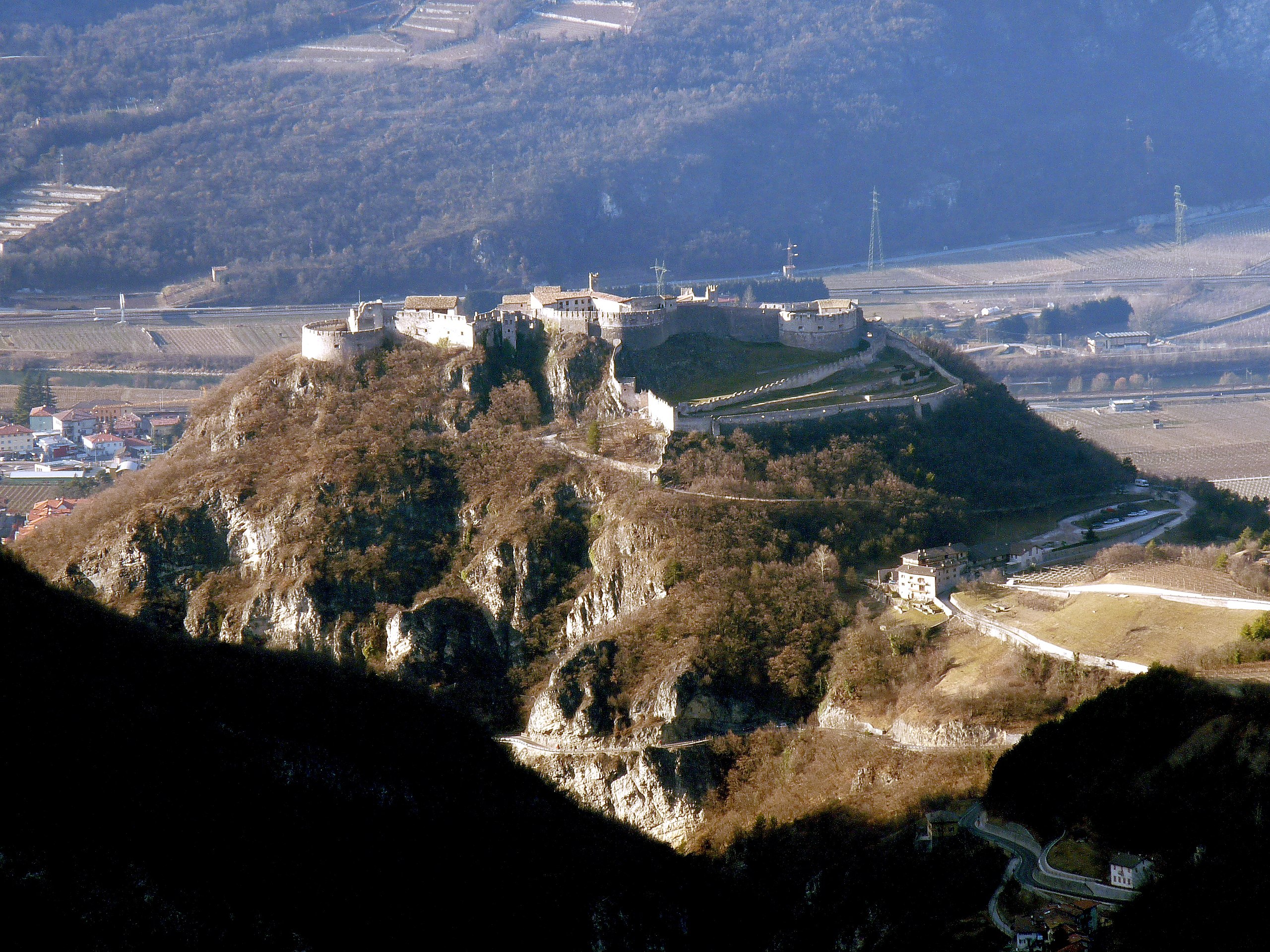 Castel Beseno – la più grande struttura fortificata dell’Alto Adige