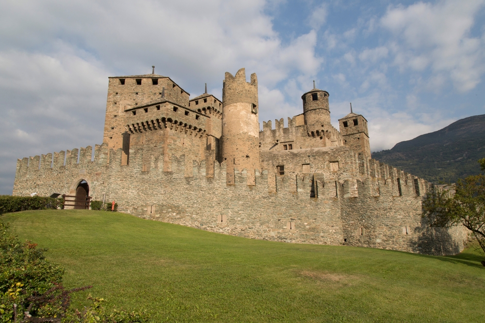 Castello di Fénis – i segni di una vita nobile immersa nella natura