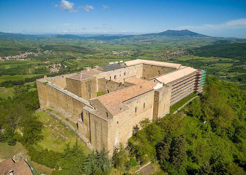 Castello di Lagopesole - dove Federico II di Svevia praticava l'arte venatoria