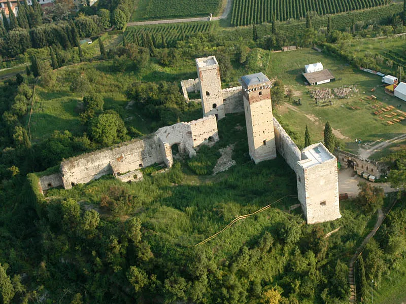 Castello di Montorio – una fortezza militare immersa nella leggenda