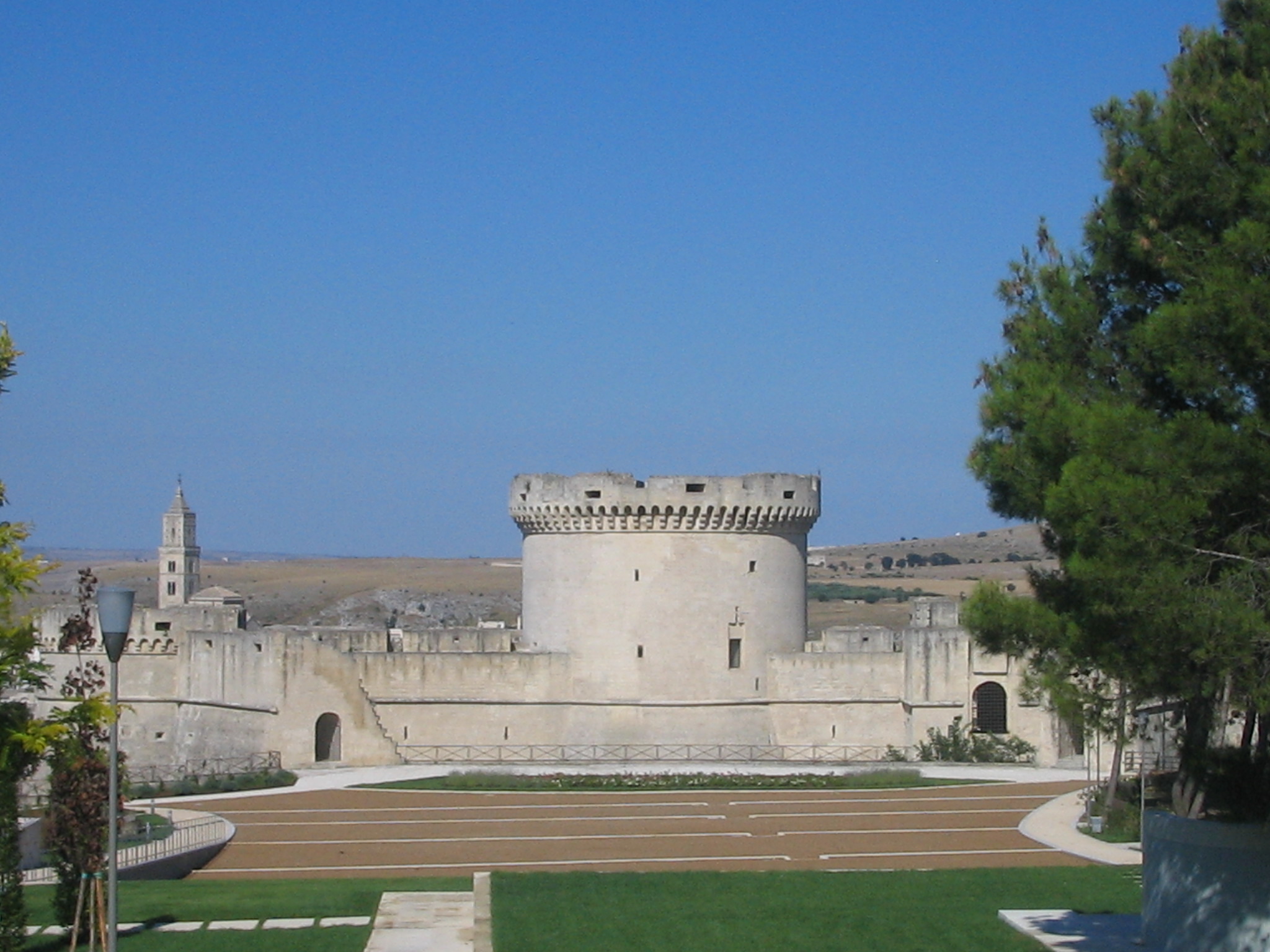 Castello Tramontano – tra storia e leggenda