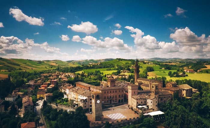 Castelvetro: consegna della bandiera de “I Borghi più Belli d’Italia”