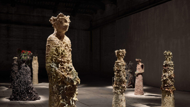 Chiara Camoni invites the public to shape art: 'Con te con tutto' at