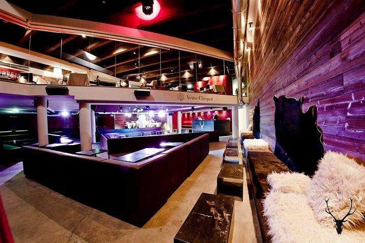 Divertimento ad alta quota: The Club accende la notte di Courmayeur