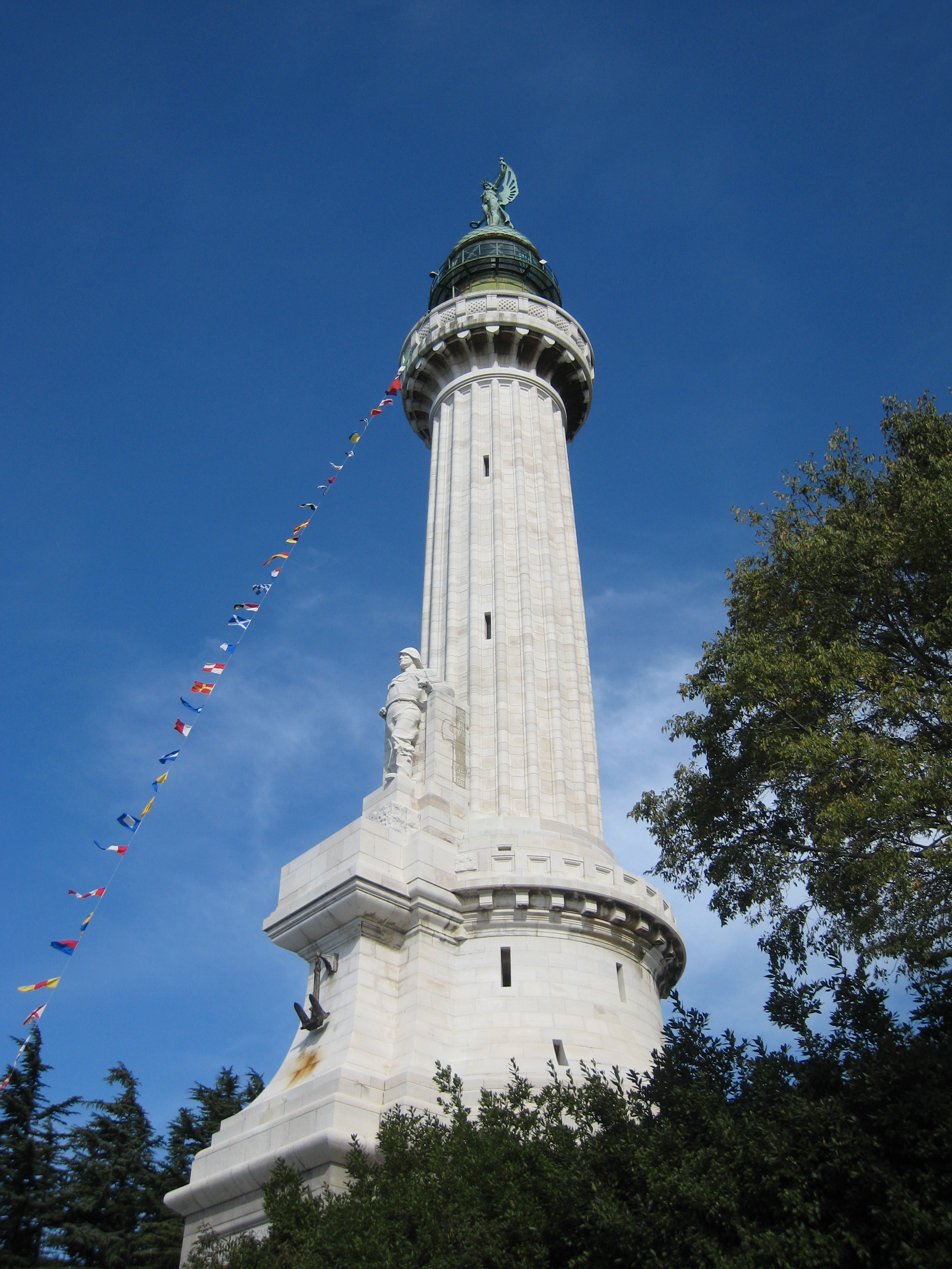 Faro della Vittoria – un monumento simbolico e utile per Trieste