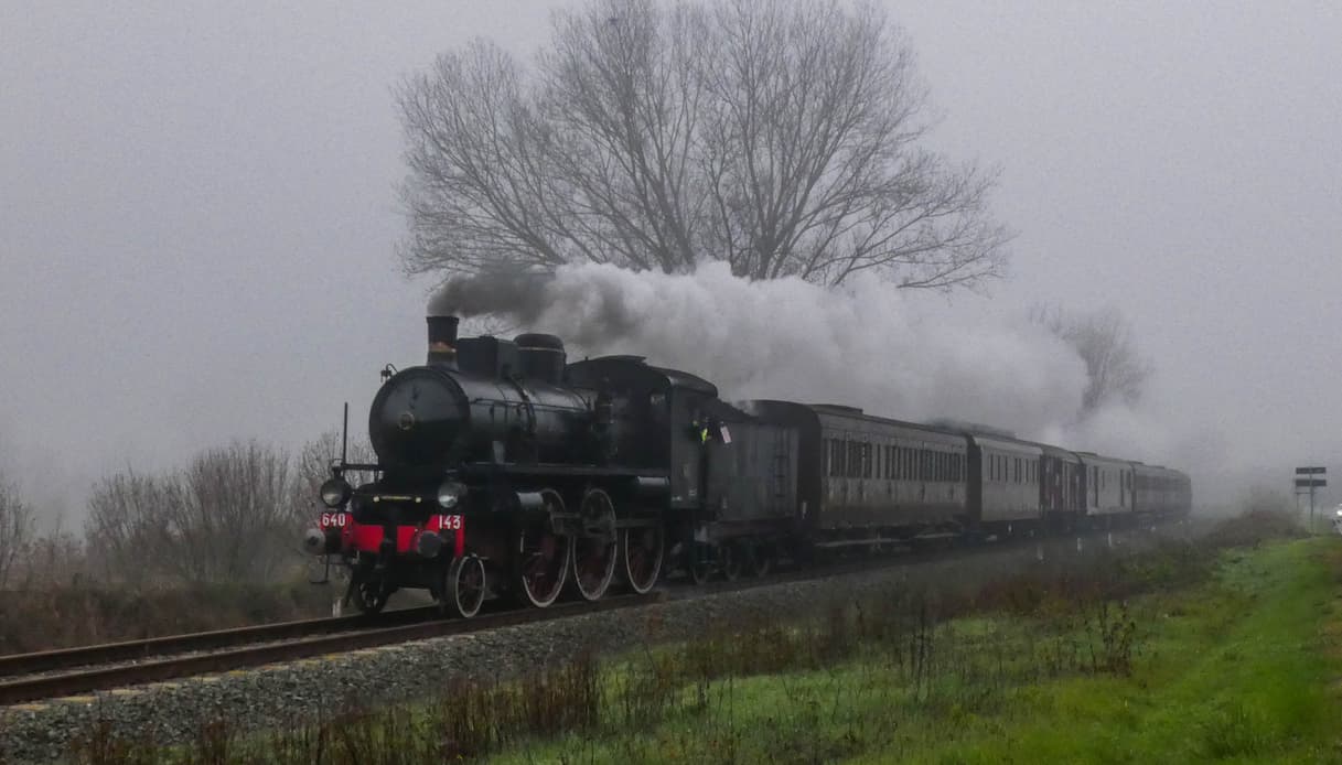 Langhe Railway: historic trains through UNESCO hills and local flavors