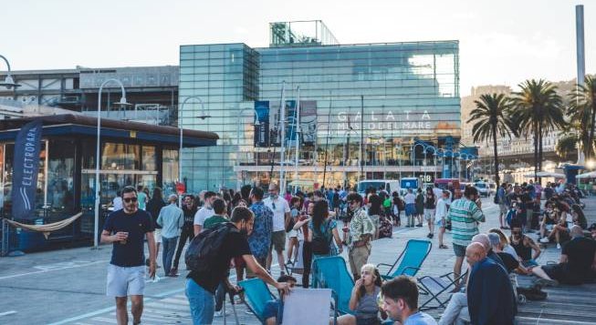 Fish&DJs 2026: Darsena night with vinyl DJ sets and fresh fried catch