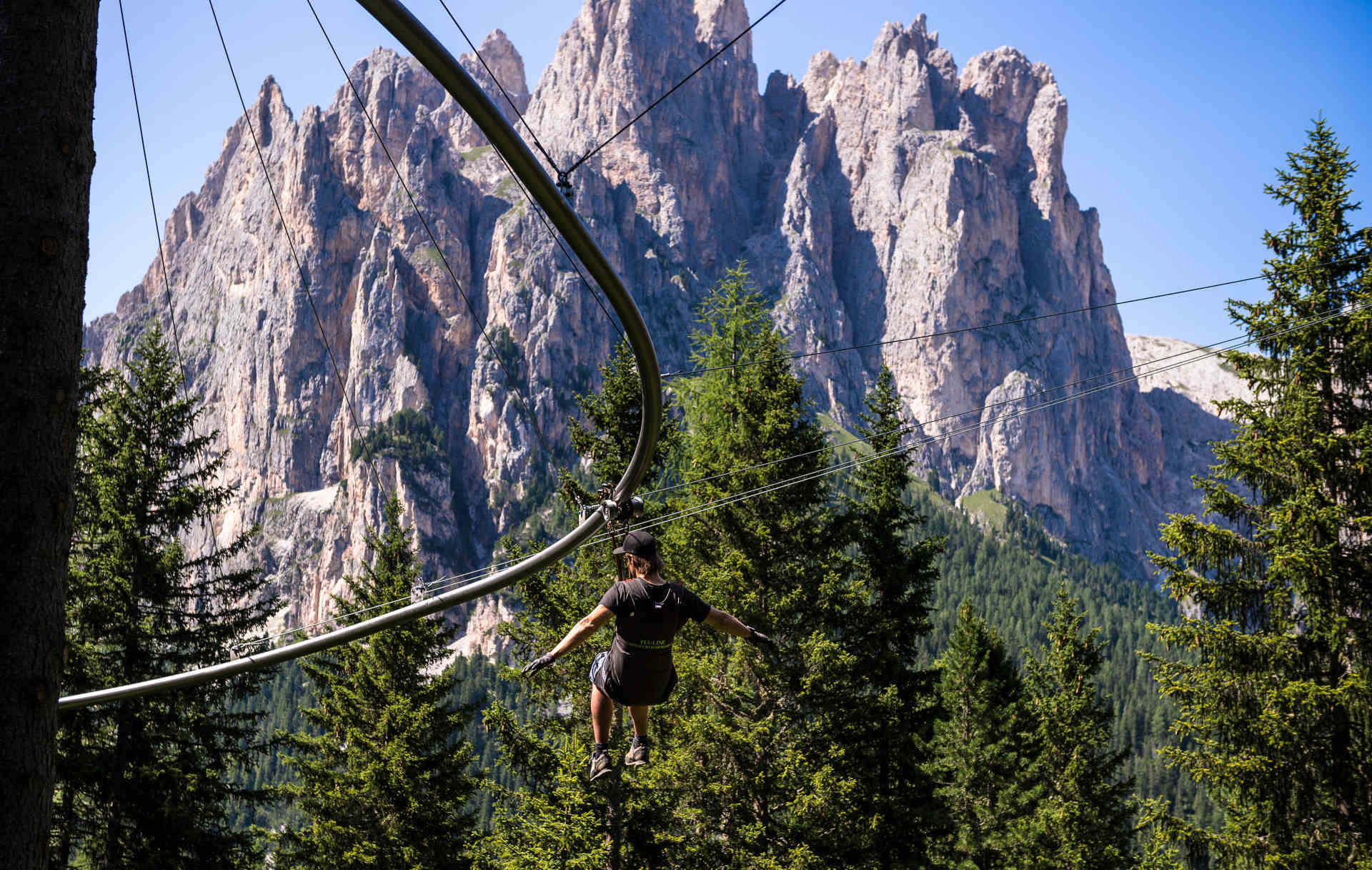 Fly Line Catinaccio – Discesa su fune tra le montagne