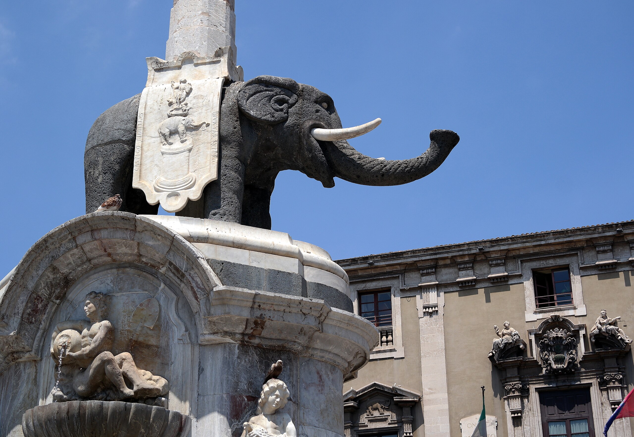 Fontana dell’Elefante – il simbolo siciliano nel cuore di Piazza Duomo