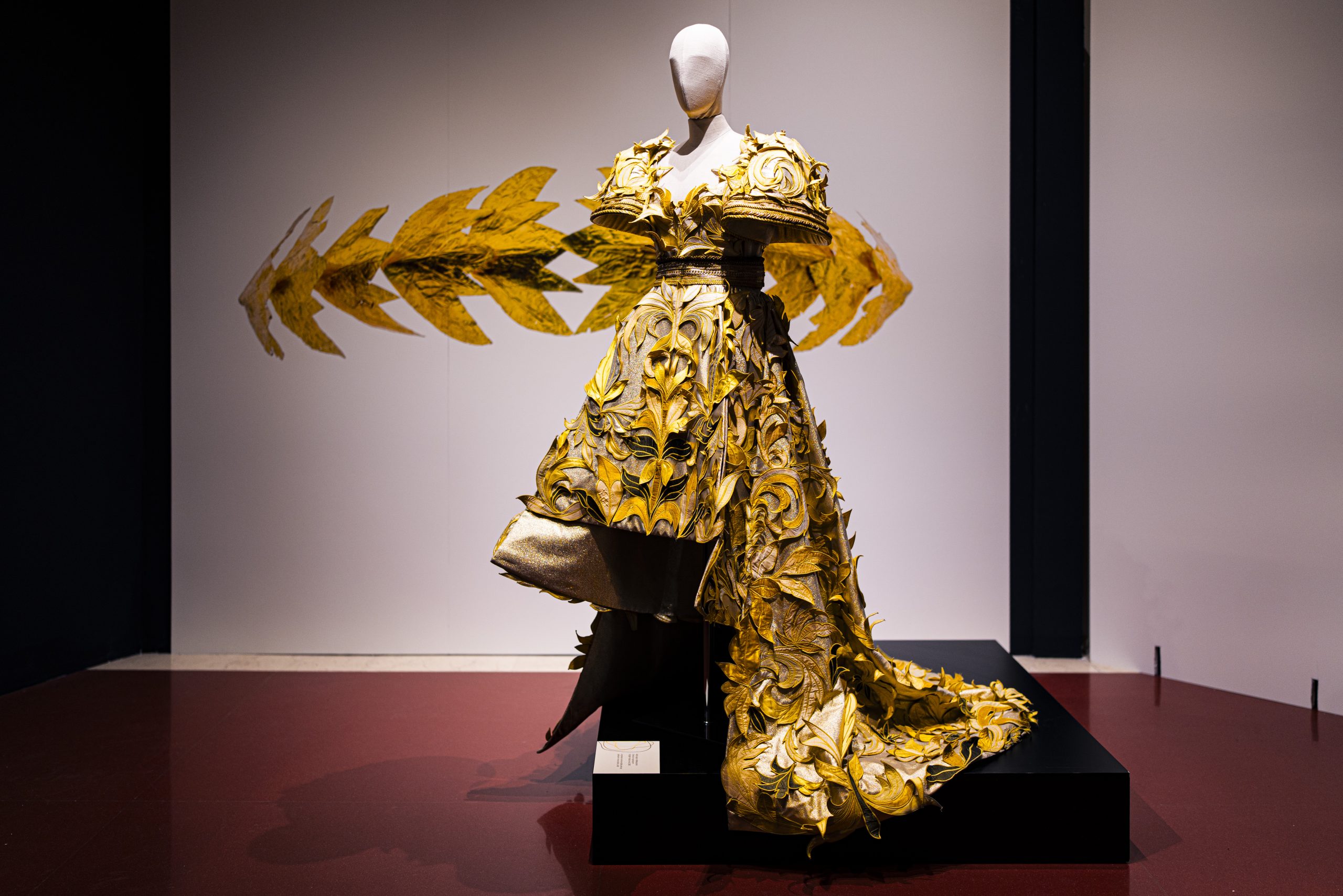 Forme senza tempo: Roberto Capucci in mostra al MArTA