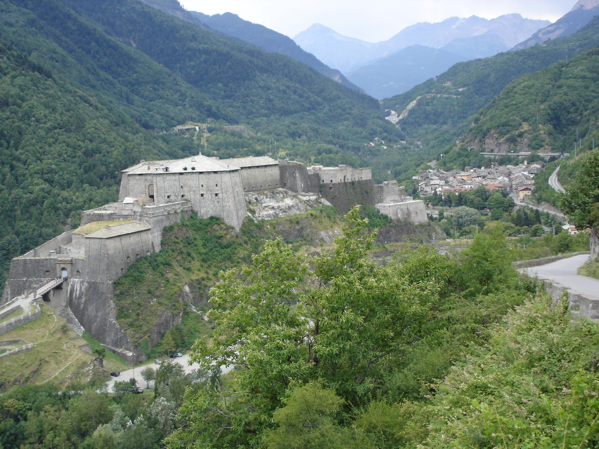 Forte di Exilles – una fortificazione alpina in Italia tra storia e leggenda