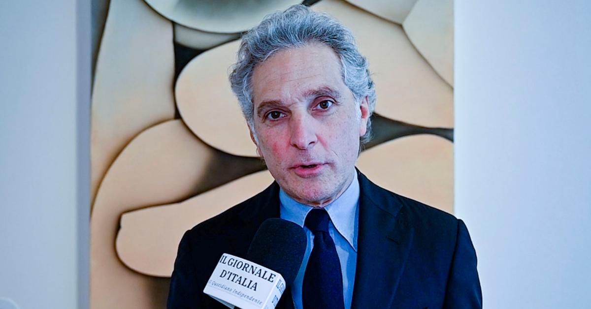 Gallerie d'Italia Napoli: 'Vortici' mette in dialogo ceramica antica e