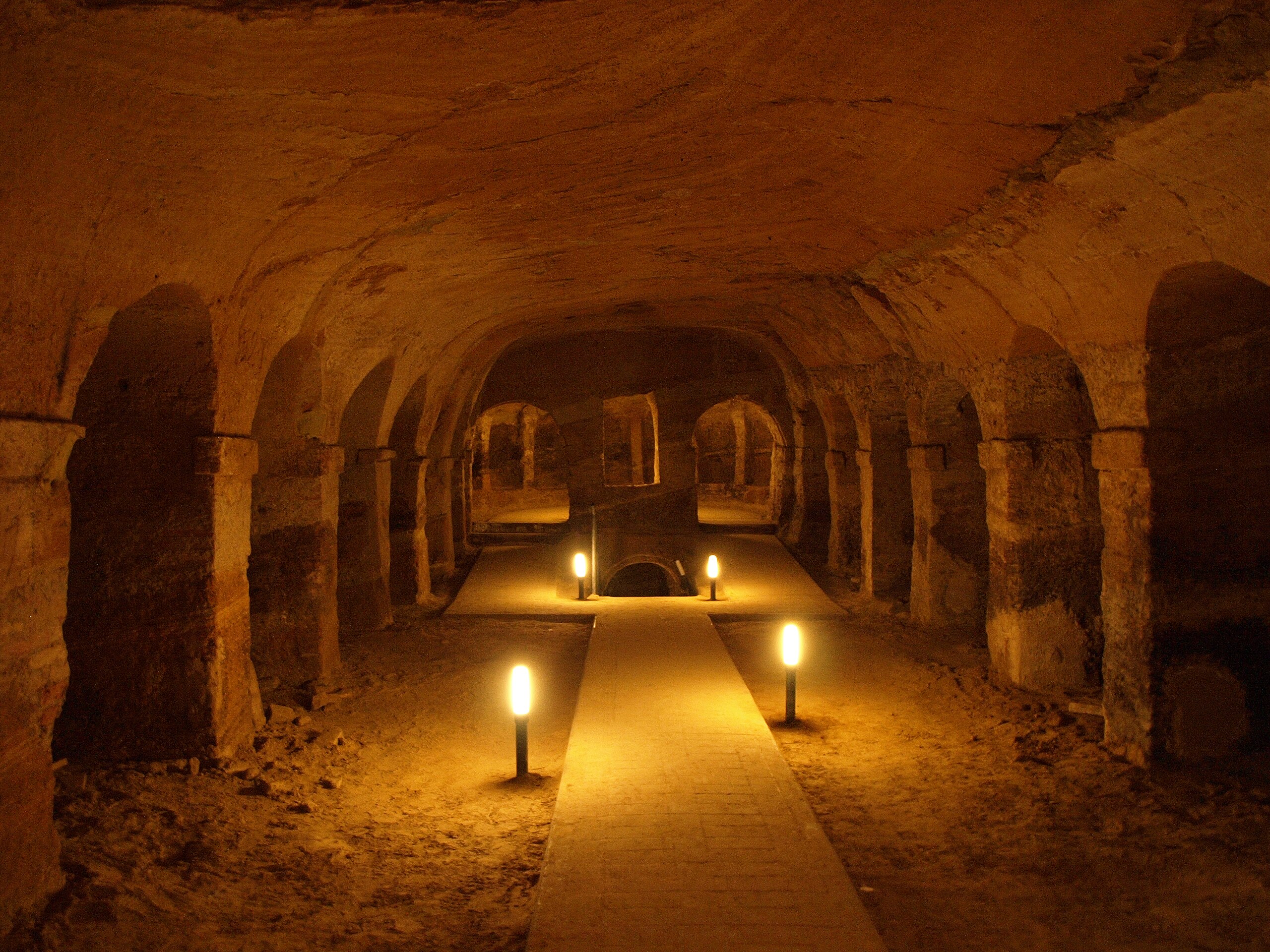 Grotte di Camerano: un viaggio sotterraneo nel cuore delle Marche