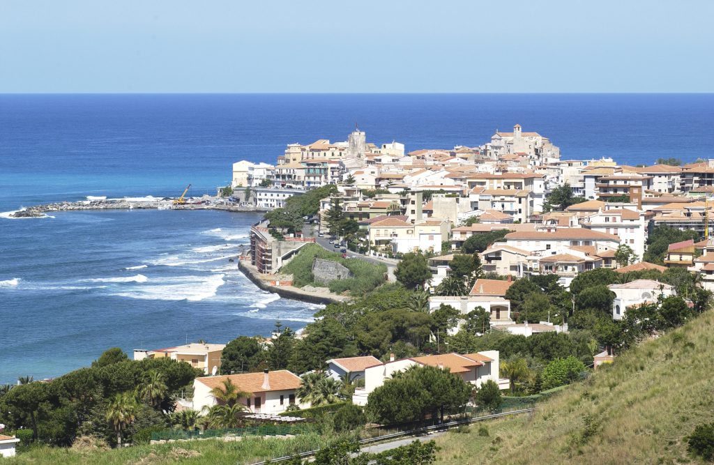 Il borgo di Diamante: storia, attività e relax