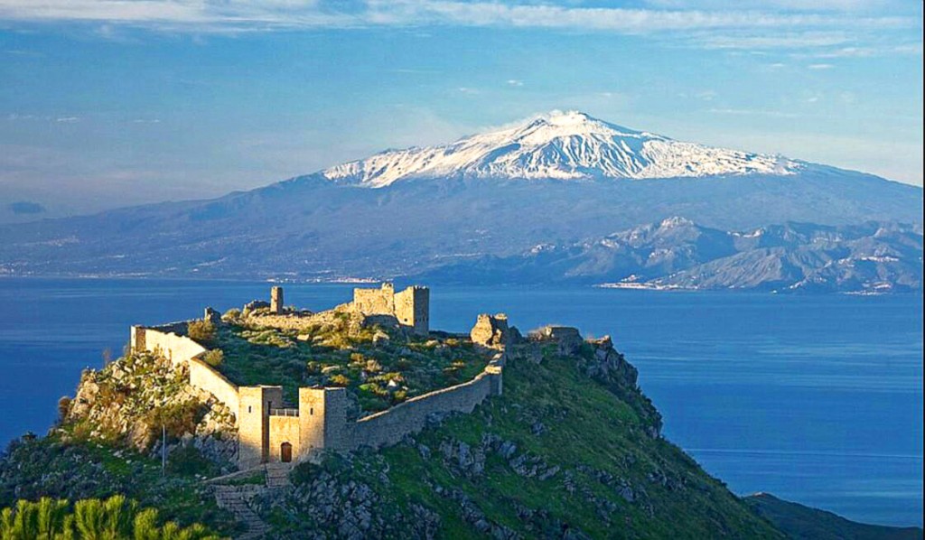 Il Castello di Santo Niceto - la fortezza calabra con vista sull'Etna