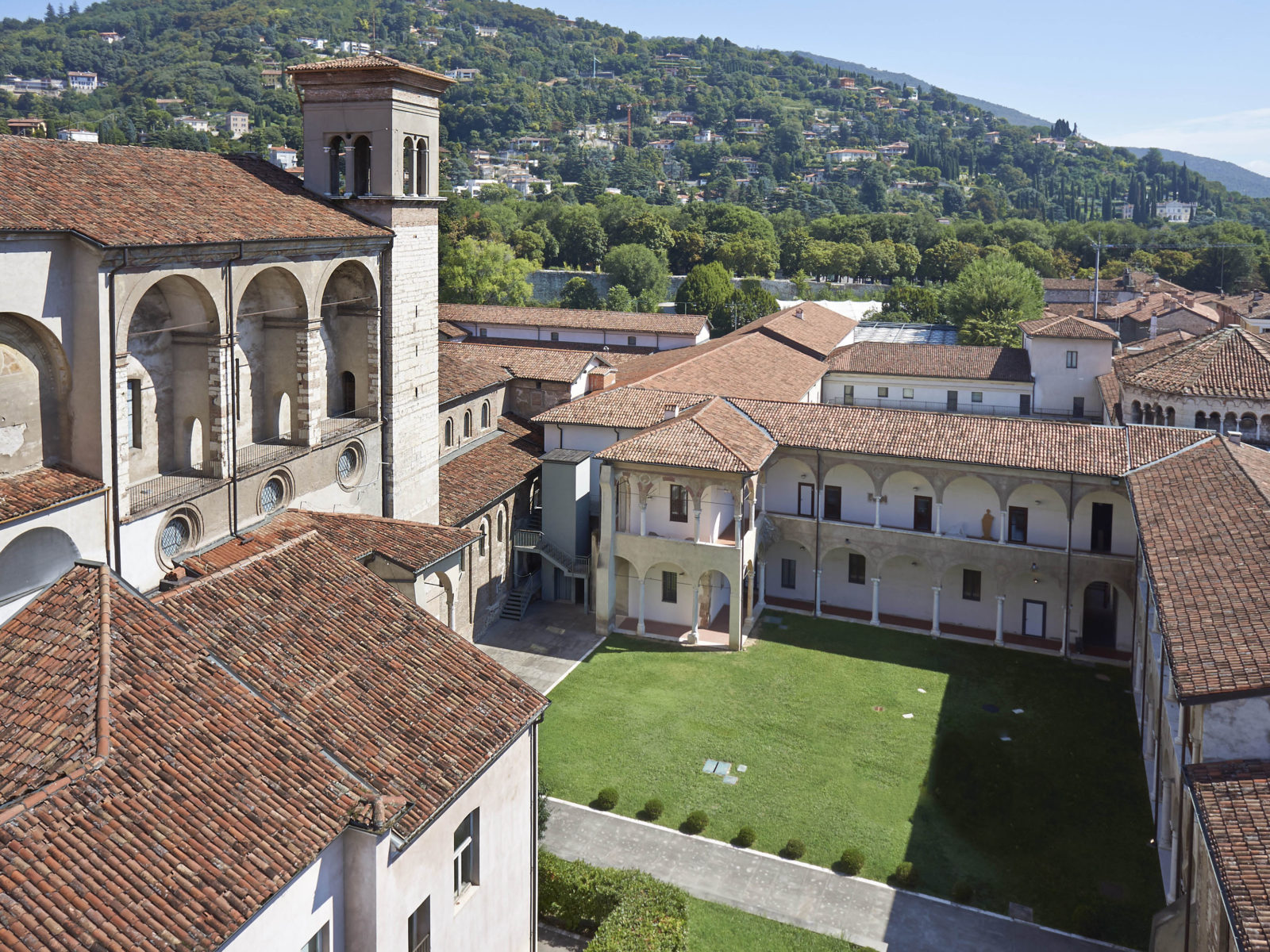 Il Museo di Santa Giulia: un viaggio tra desiderio, Manzoni e la storia di Brescia