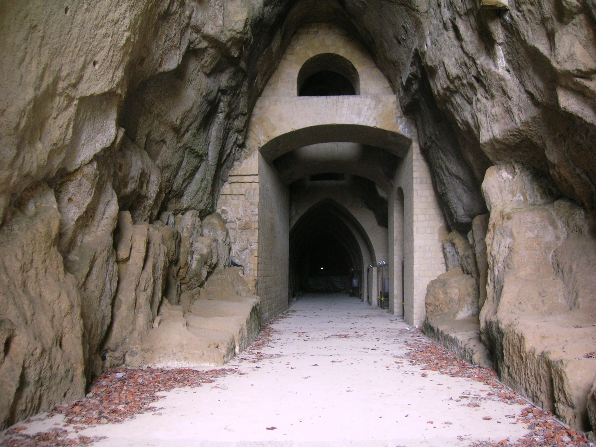 La Grotta di Seiano: il tunnel romano che attraversa la collina di Posillipo