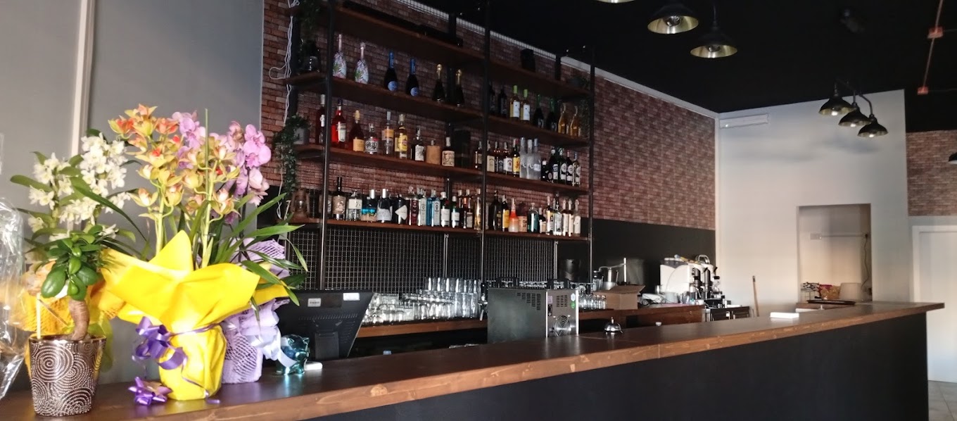 Lampisteria Cocktail Bar – L’arte della mixology illumina le notti di Carbonia