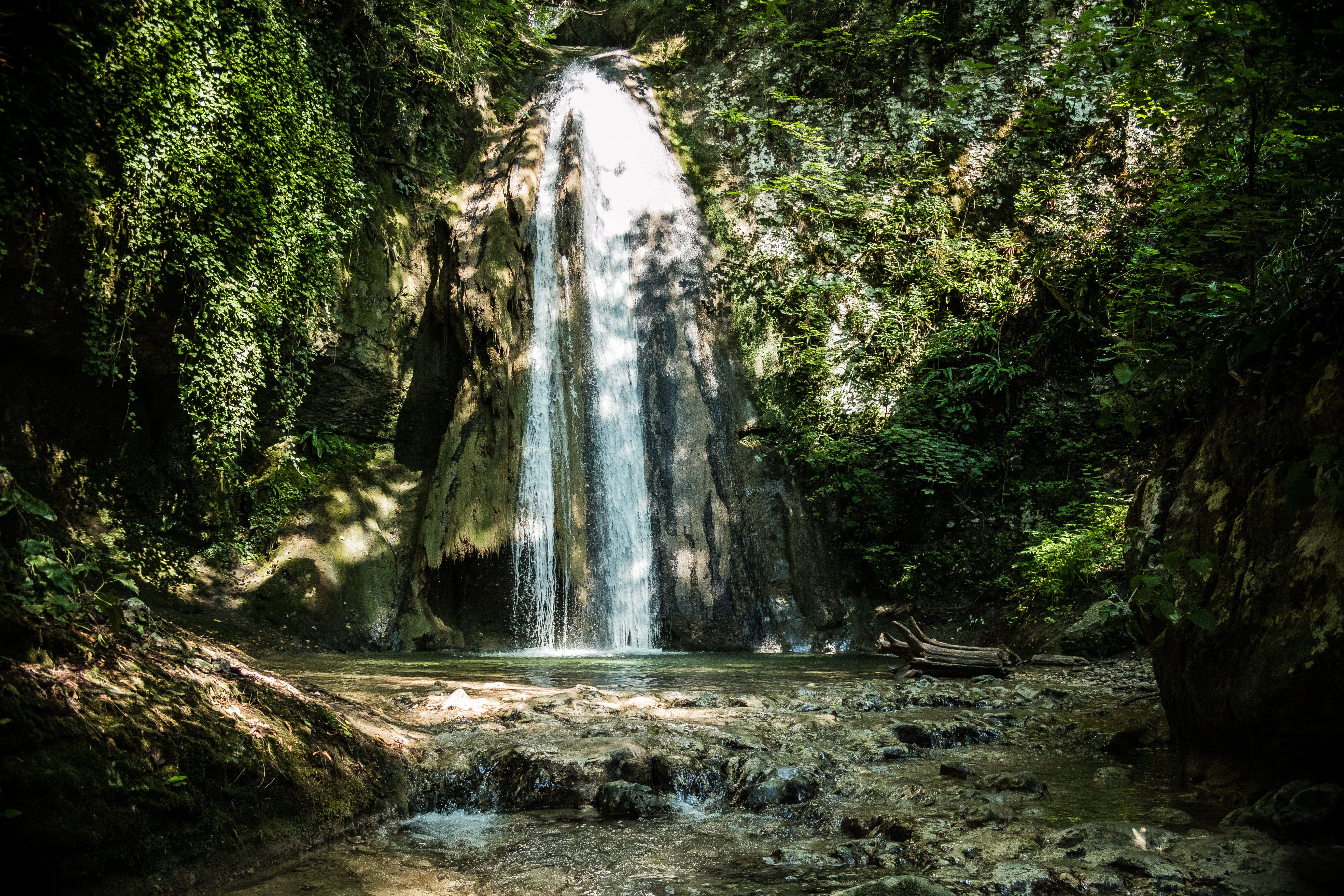 Le Cascate di Molina: un paradiso naturale tra rocce e foreste