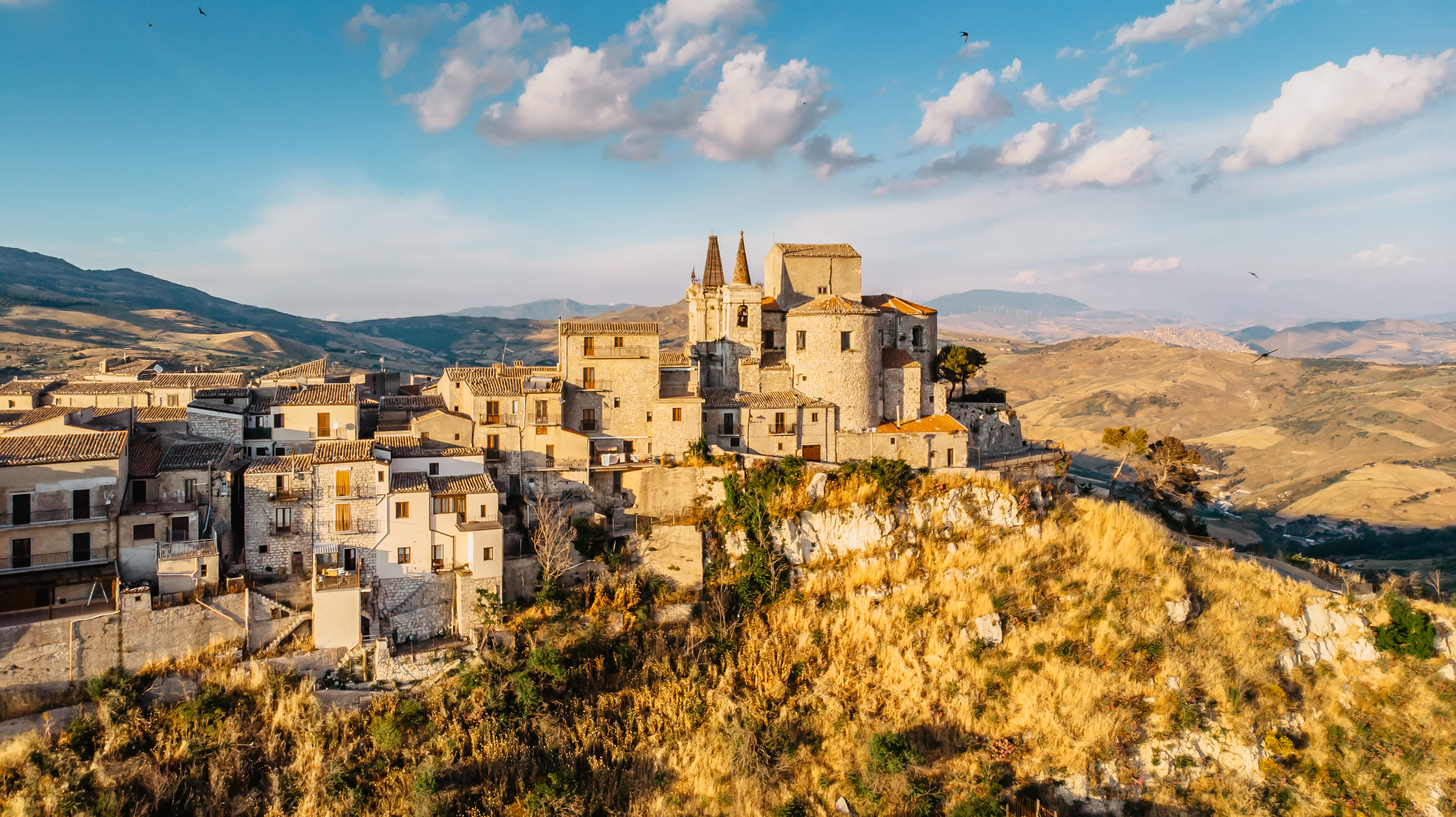 Madonie e Nebrodi: l’altra Sicilia tra boschi millenari, borghi e panorami d’alta quota