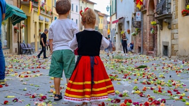 Maggiolata Lucignanese 2026: Lucignano torna a fiorire tra tradizione e