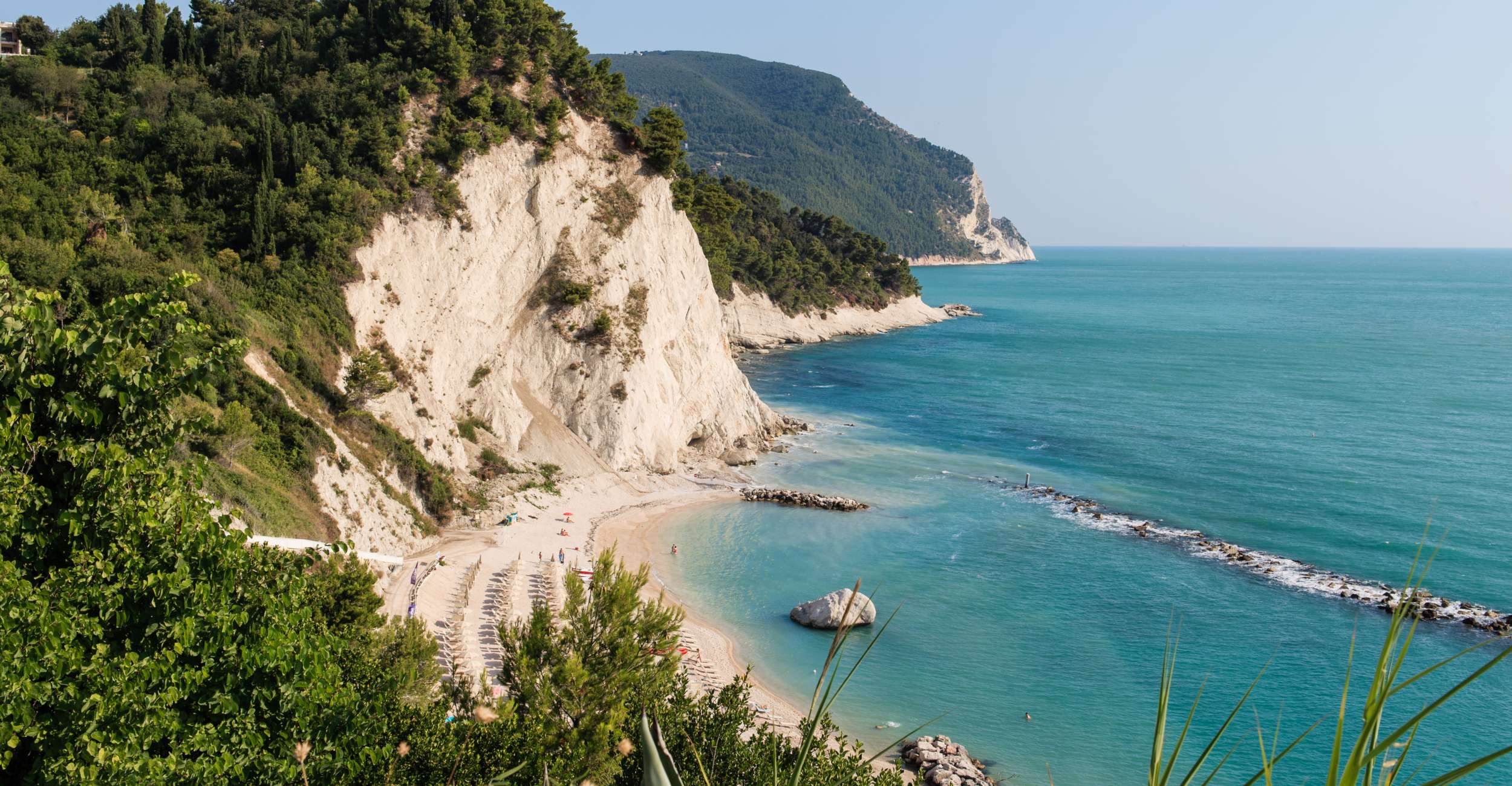 Marche a giugno: 3 tappe tra mare, borghi e natura