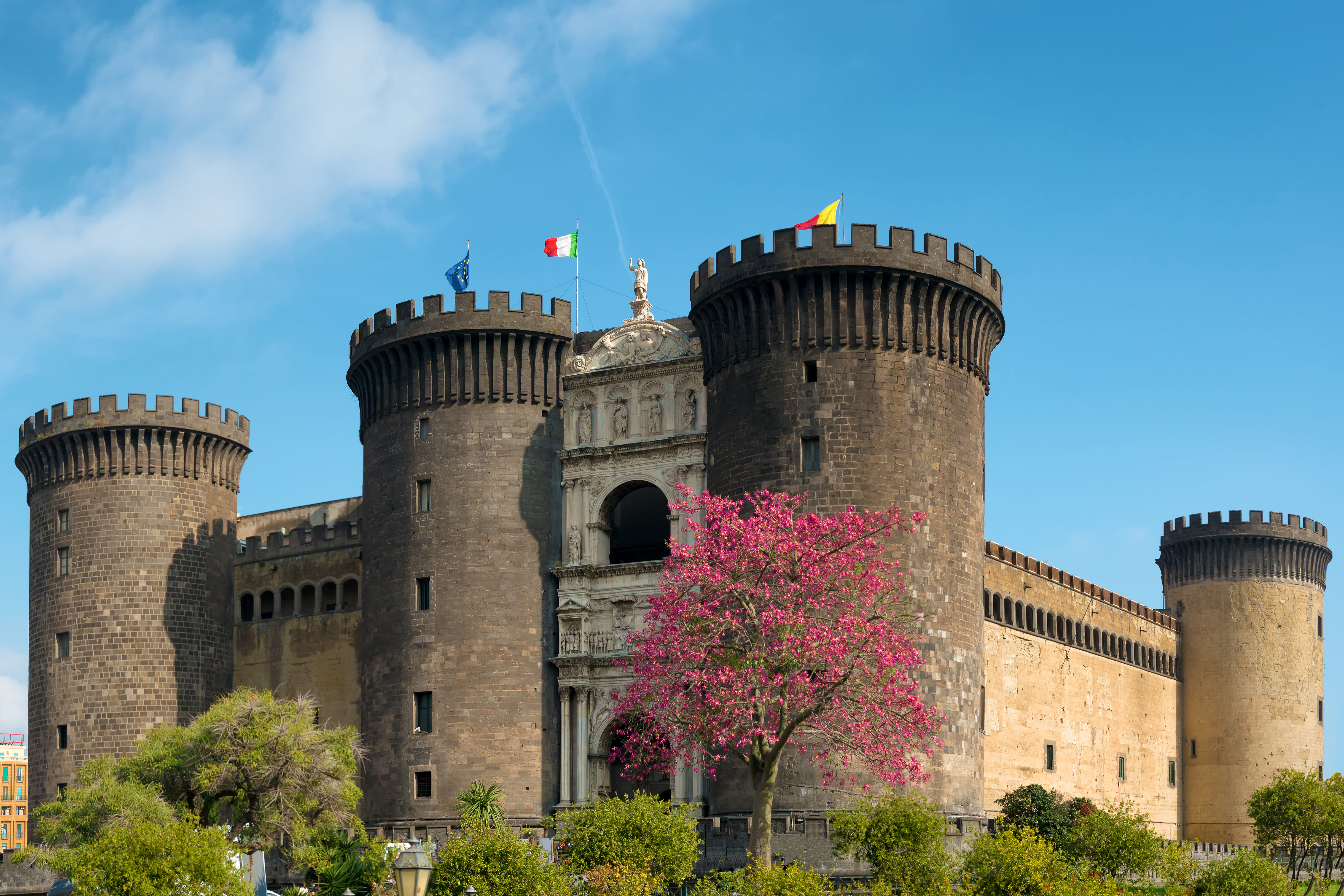 Maschio Angioino - uno dei simboli storici di Napoli