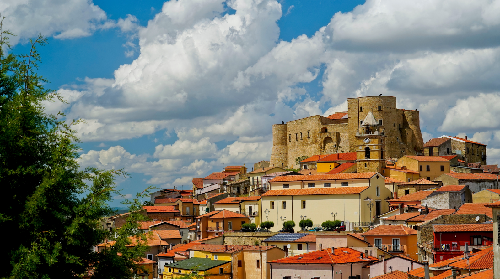 Monteverde, il borgo immerso tra il verde dei boschi