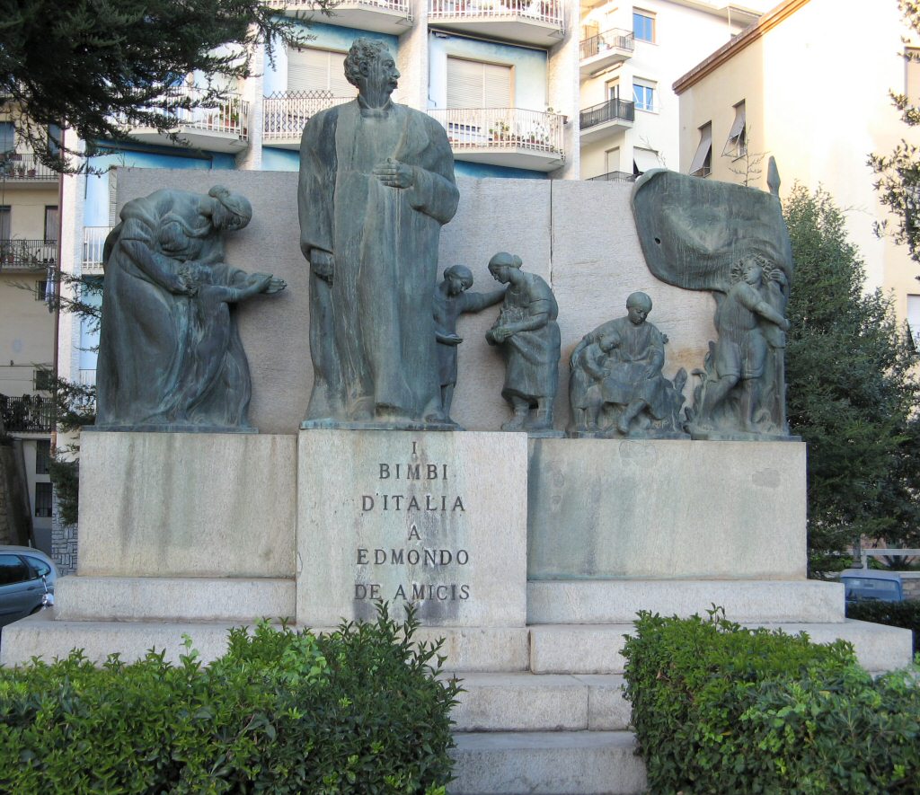 Monumento a Edmondo De Amicis – un’opera che coinvolse i piccoli d’Italia