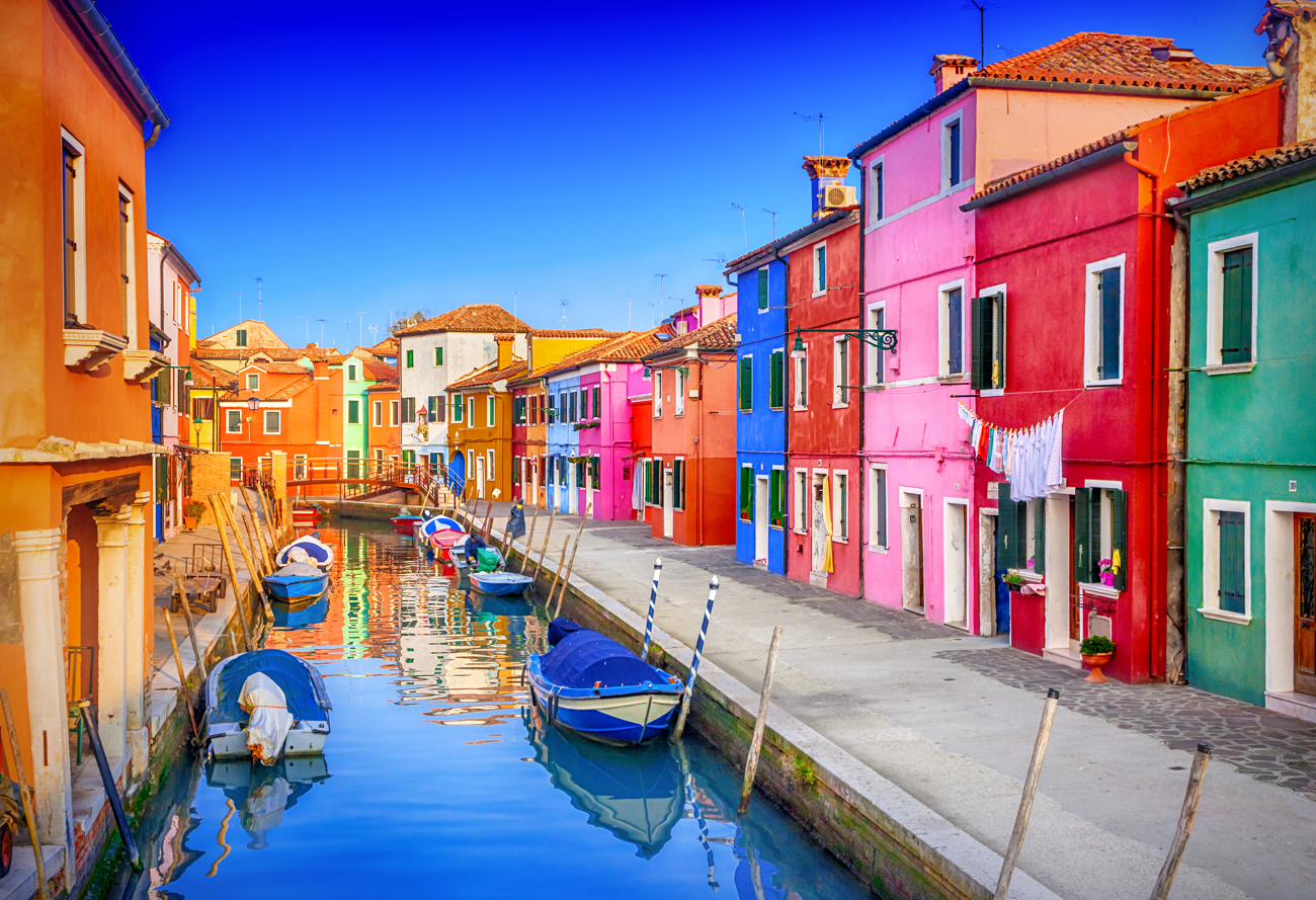 Burano, il borgo colorato nell'arcipelago di Venezia