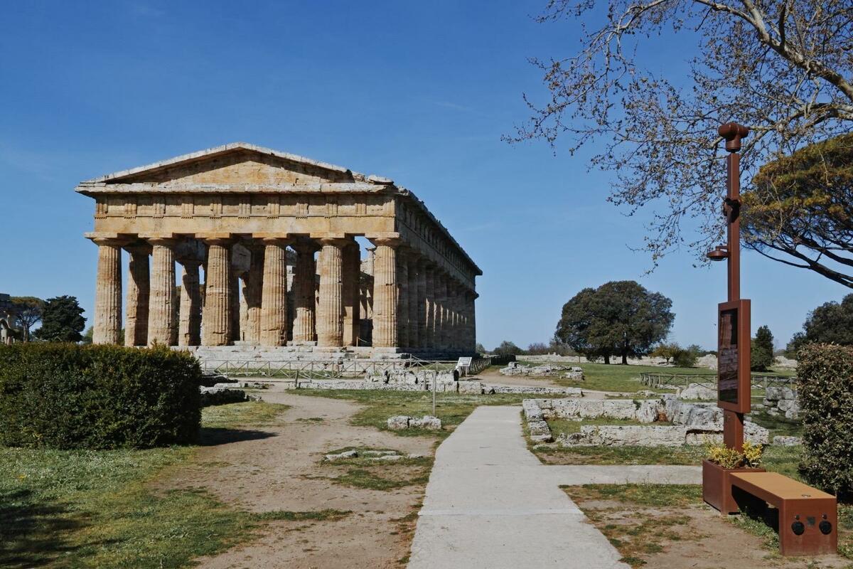 Paestum Smart: integrated system for security, digitalization and