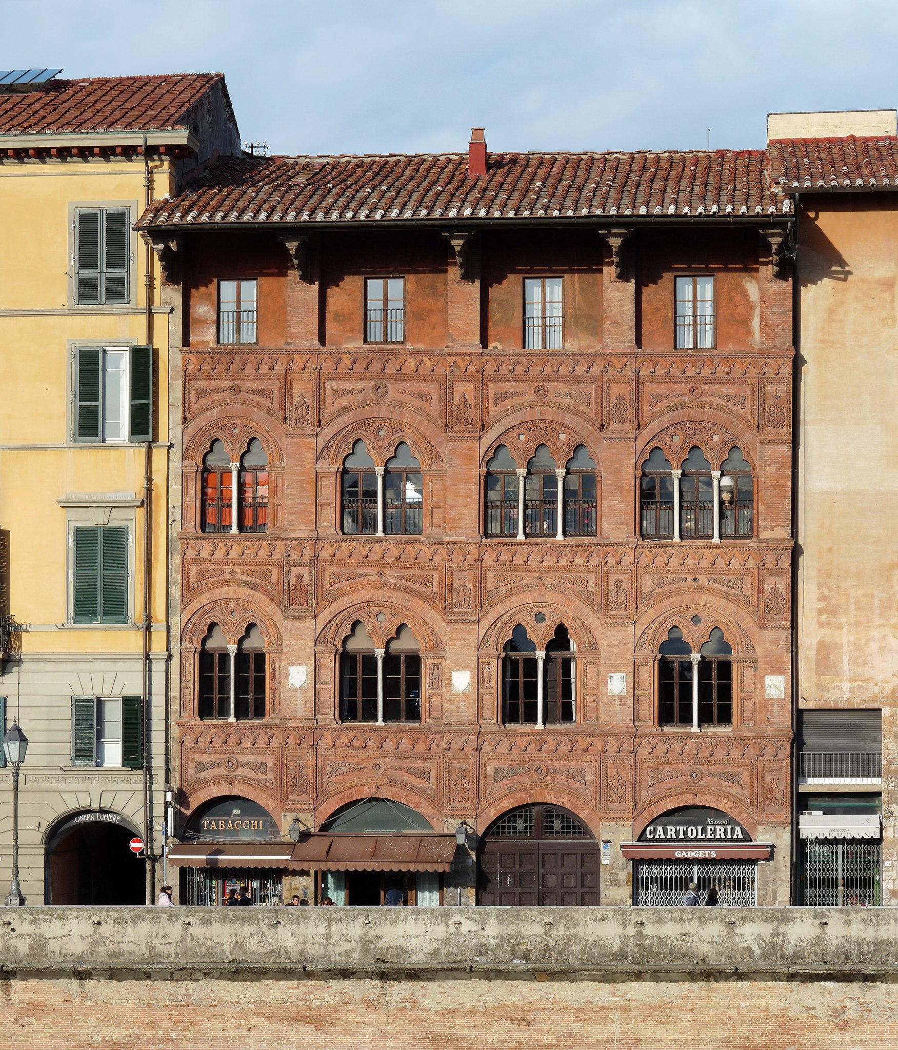 Palazzo Agostini – storia, arte e vita civile