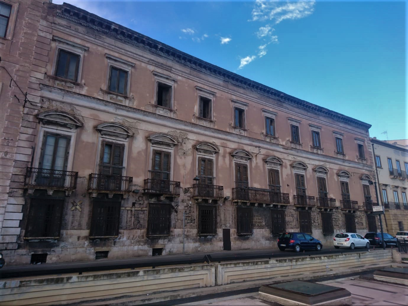Palazzo d'Ayala Valva – una residenza nobiliare nel cuore antico di Taranto