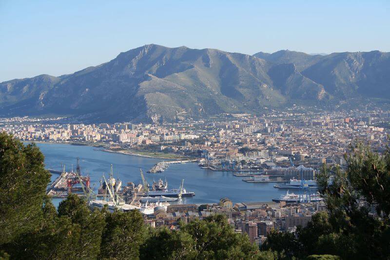 Palermo: Maria Rosaria Grassi — Ritratti di famiglia alla Galleria
