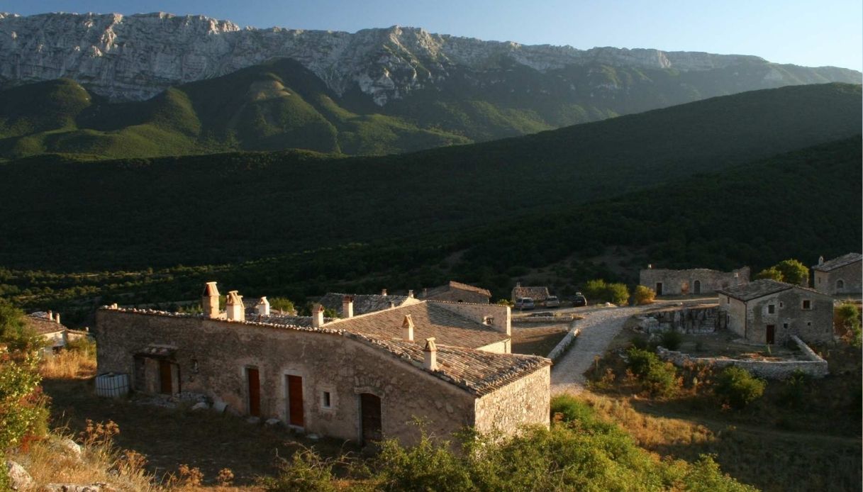 Parco Sirente-Velino: 300 km di ciclovie che collegano 22 borghi