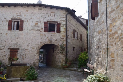 Poffabro: la perla in legno e pietra del Friuli