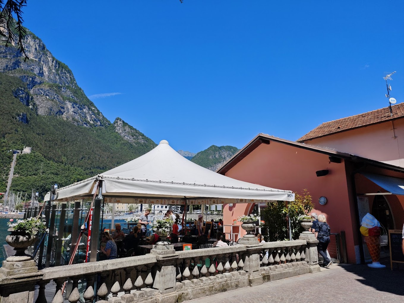 Punta Lido: aperitivo e tramonto sul Garda