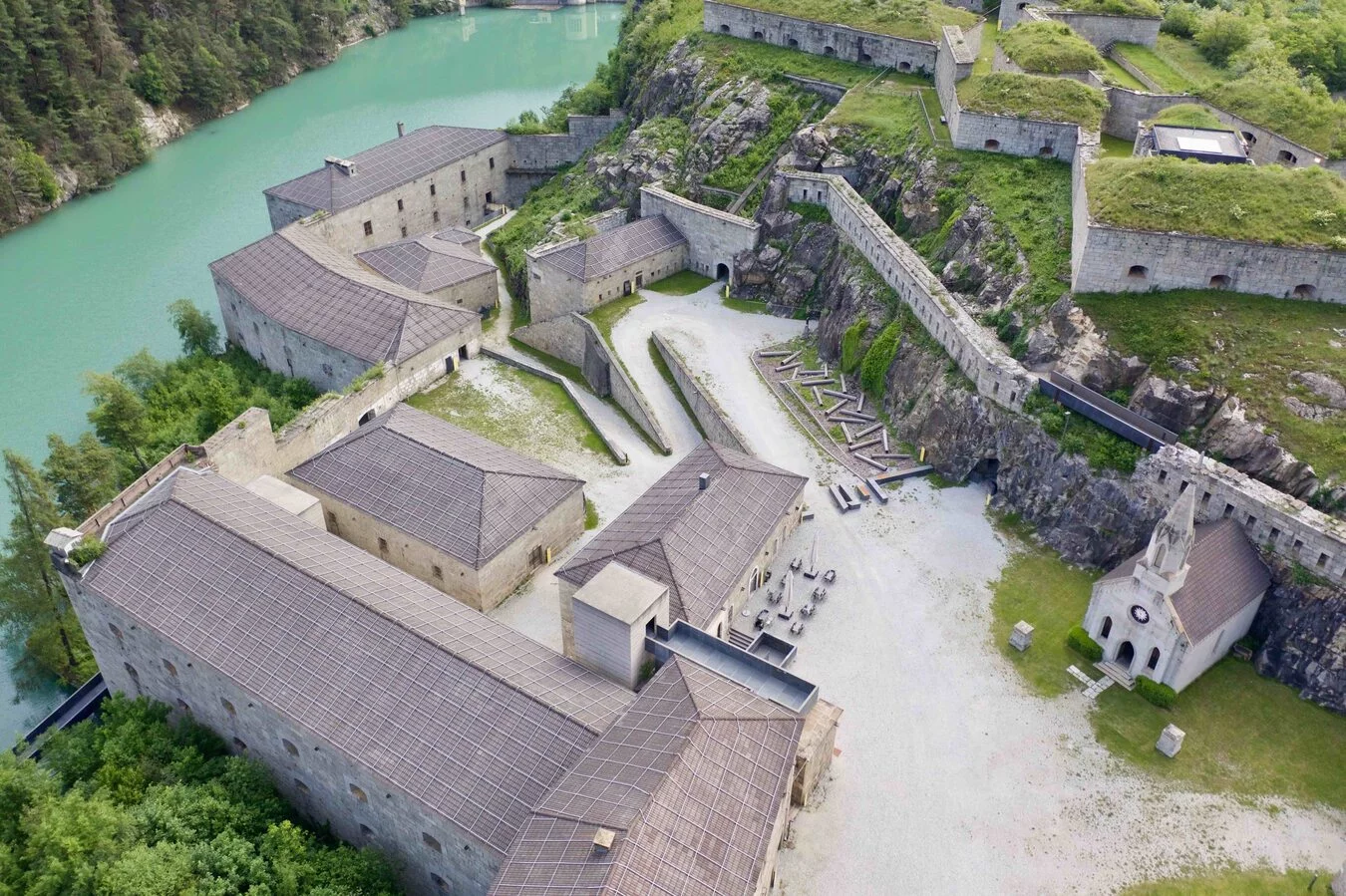Reclaiming Collective — FORT biennale 02 alla Fortezza (Forte di
