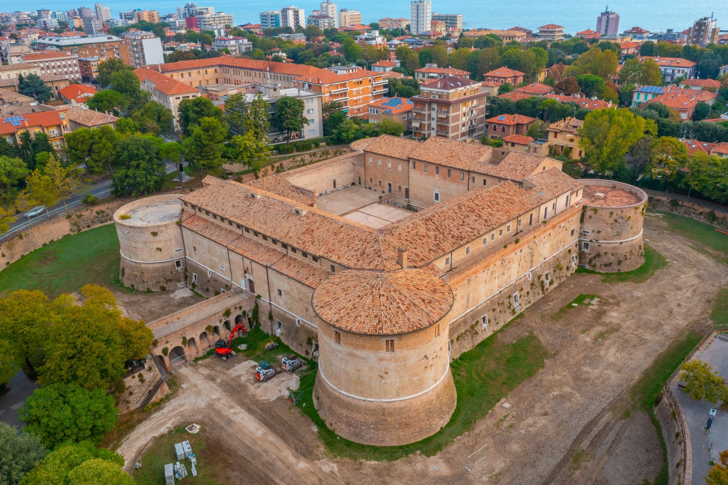 Rocca Costanza – una rocca rinascimentale al centro di Pesaro