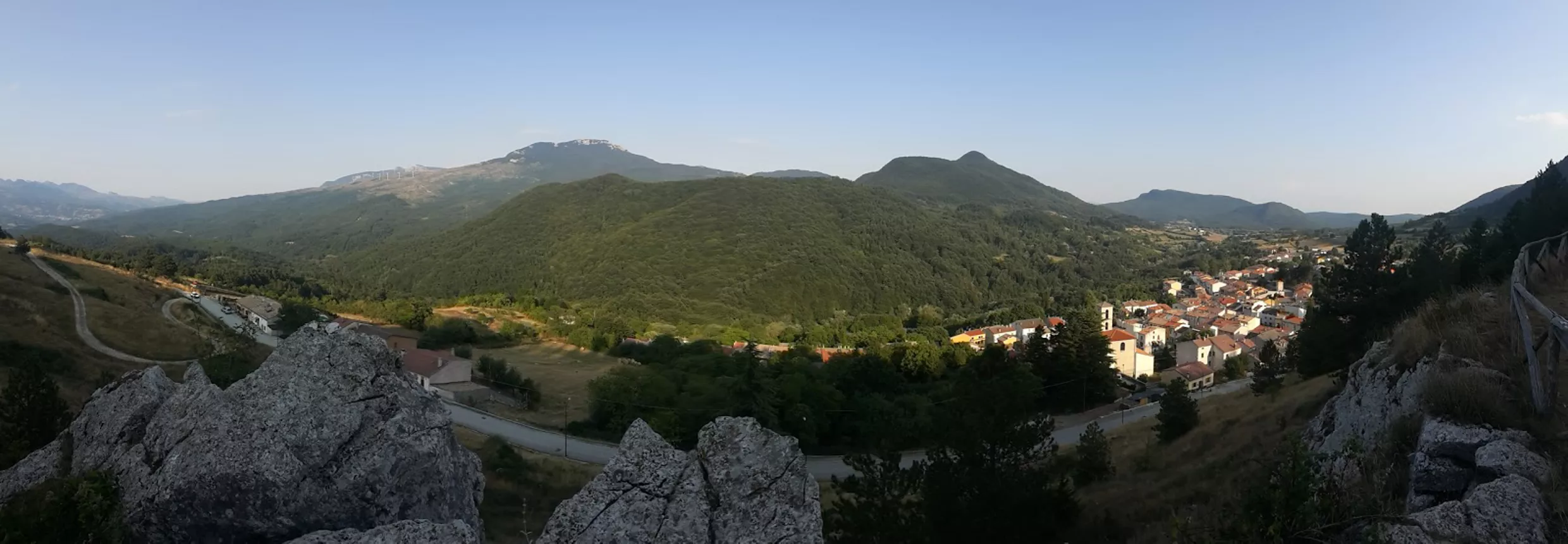 San Pietro Avellana, il borgo immerso nel bosco
